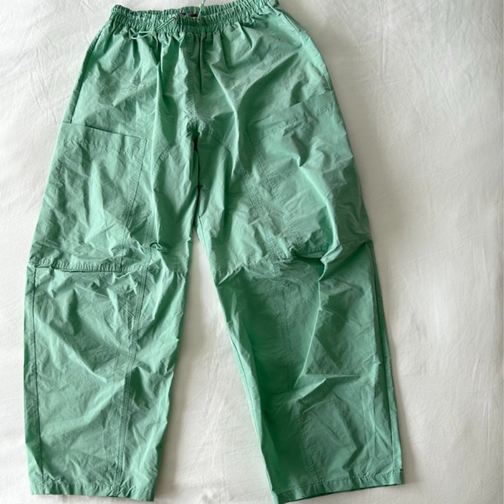 SOLD Urban Outfitters Parachute Ballon Pant | Green | NEVER USED!!!